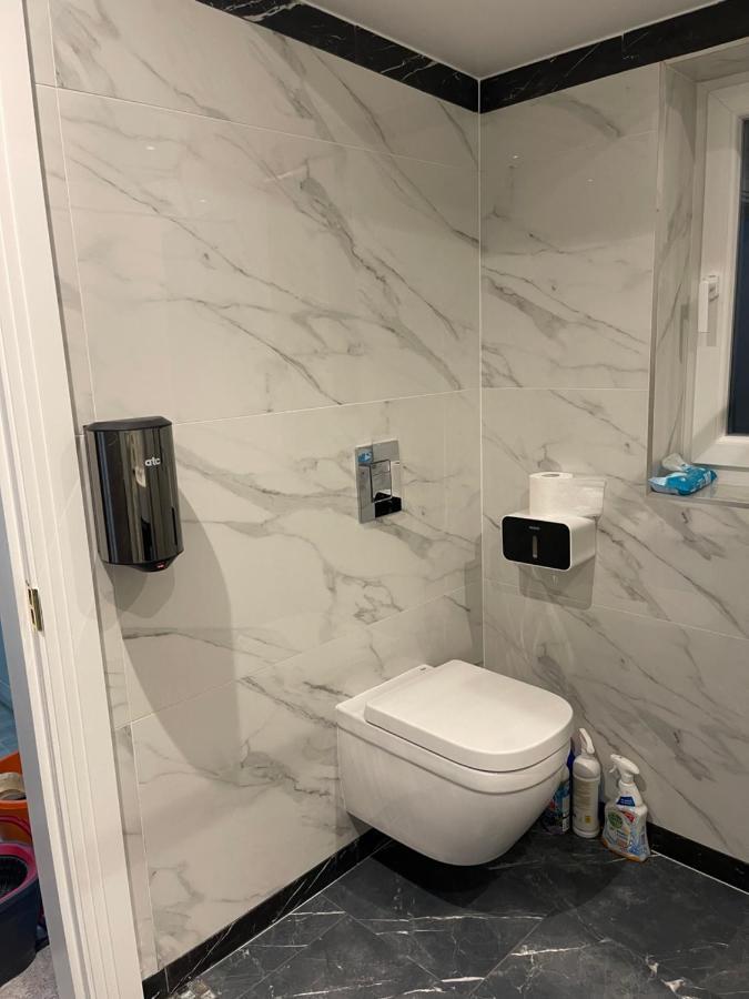 Edgware Modern Huge Double Room With Private Bathroom In Colindale מראה חיצוני תמונה