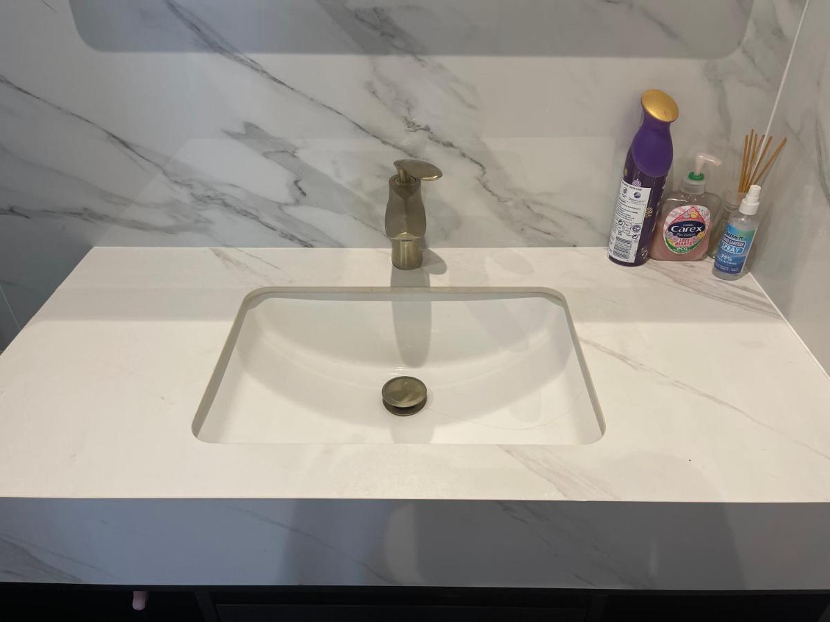 Edgware Modern Huge Double Room With Private Bathroom In Colindale מראה חיצוני תמונה