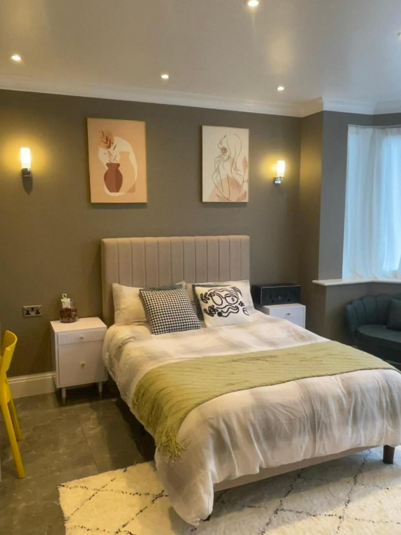 Edgware Modern Huge Double Room With Private Bathroom In Colindale מראה חיצוני תמונה