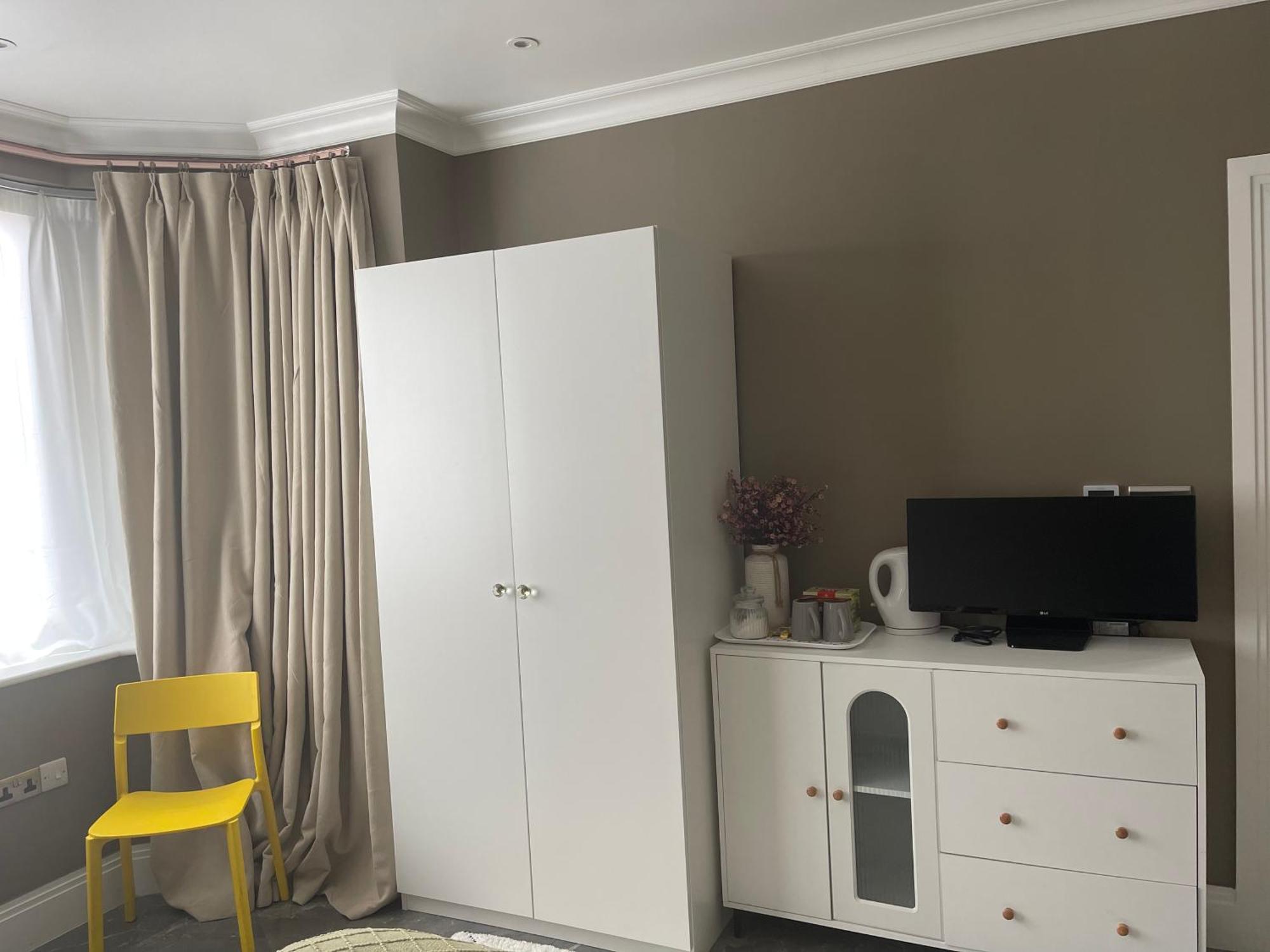 Edgware Modern Huge Double Room With Private Bathroom In Colindale מראה חיצוני תמונה